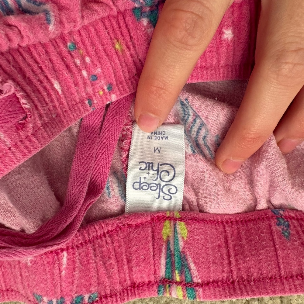 Chic Pink Patterned Sleepwear - Picture 2 of 3